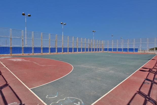 מגרשי טניס במרחק הליכה - Blue beach