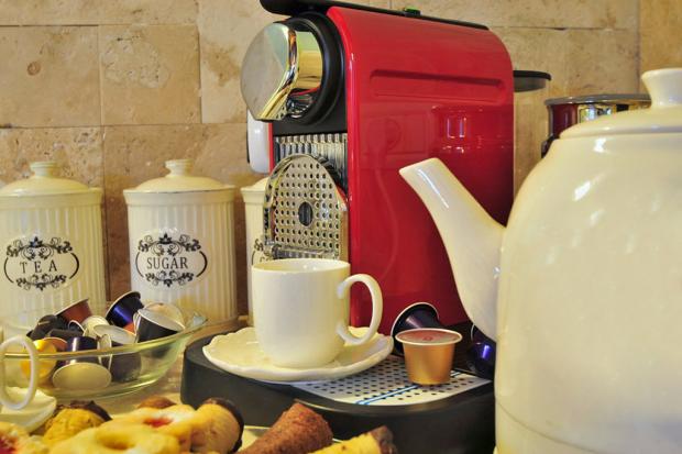 מכונת קפה ופינת קפה/תה כולל קפסולות במטבחון מאובזר - אחוזת טוסקנה בגליל