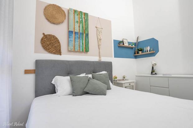 חדר שינה זוגי נעים ומפנק במיוחד בדירה - סי של- seashell