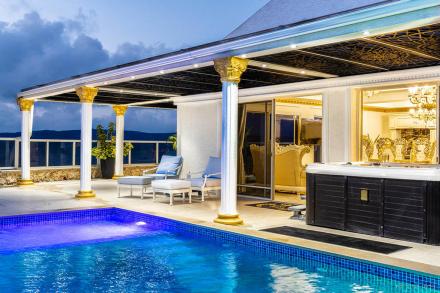 Gold Rich - Luxury Suite