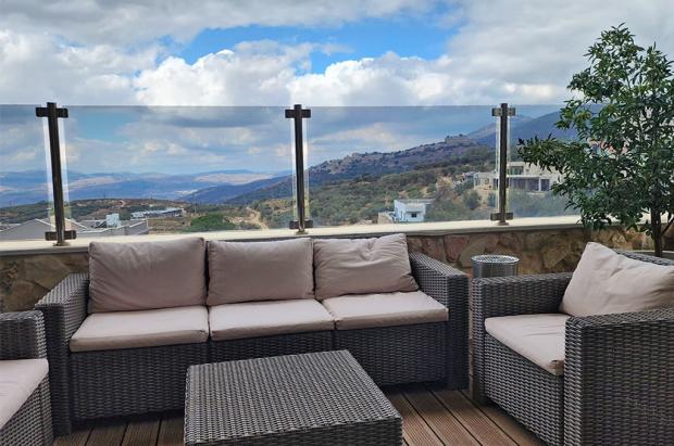 מרפסת לנוף עם פינות ישיבה - נוף נמרוד