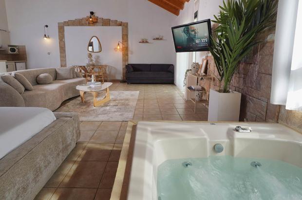 סוויטה מרווחת ומעוצבת - נוף ליער