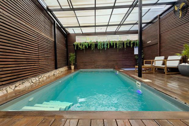 בריכת שחייה מפנקת - נוף ליער