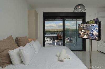 צימרים עם ג\'קוזי ספא פרטי - קולינה