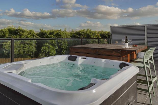 ג'קוזי ספא פרטי מול נוף קסום - קולינה