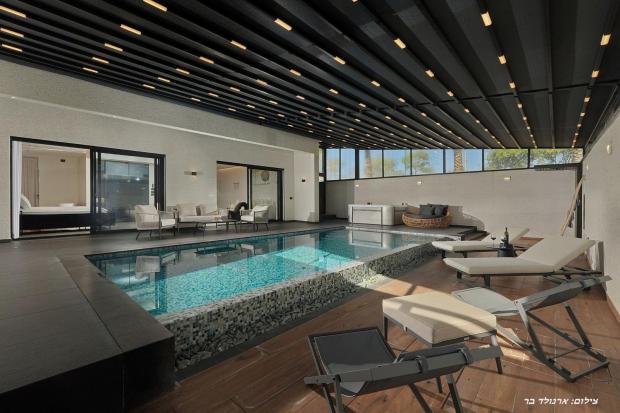 בריכת השחייה פרטית ומבודדת - קמאו סוויטת יוקרה