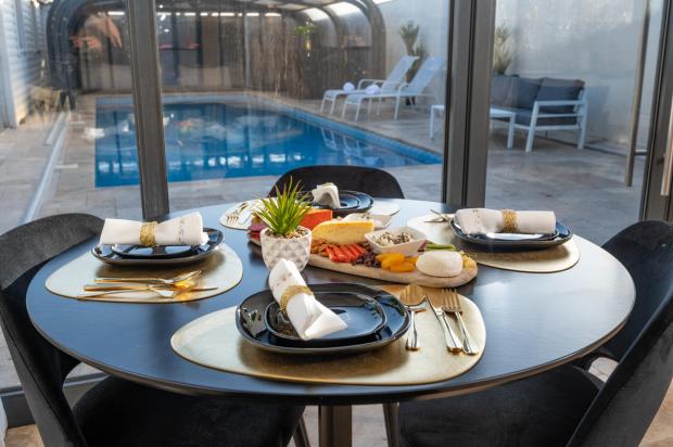 ארוחות בוקר מפנקות בסוויטה - אלפא - סוויטת יוקרה