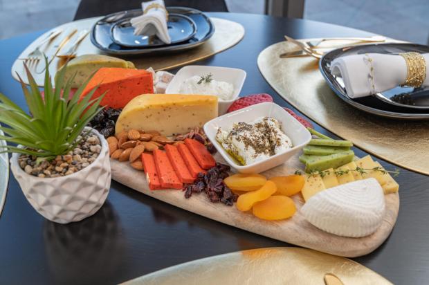 ארוחת בוקר בסוויטה - אלפא - סוויטת יוקרה