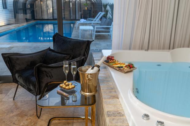 ג'קוזי גדול בסוויטה - אלפא - סוויטת יוקרה