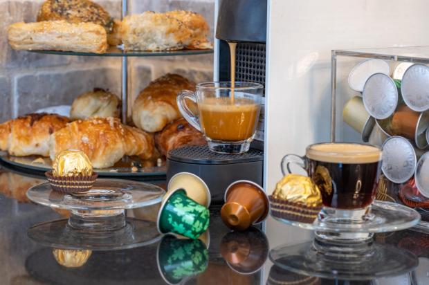 מכונת קפה בסוויטה - אלפא - סוויטת יוקרה