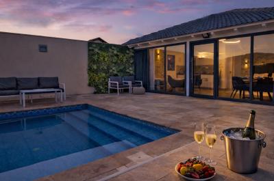 צימר זוגי - אלפא - סוויטת יוקרה