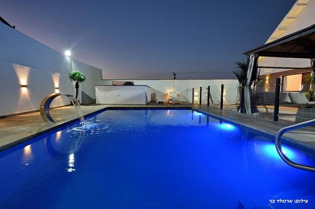 הסוויטה בשעות ערב - אחוזת האושר