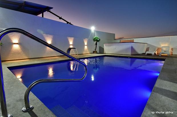 הבריכה הפרטית במתחם - אחוזת האושר