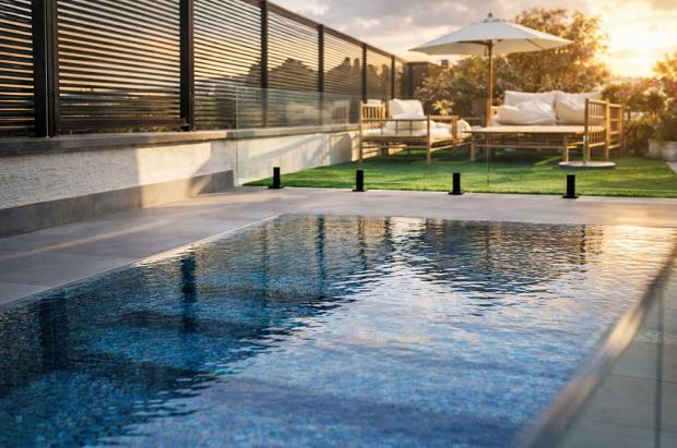 בריכה מפנקת מול הנוף - כינר סוויטות יוקרה