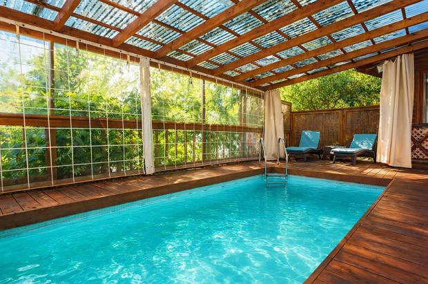 בריכת שחייה פרטית מחוממת ומקורה - Rosh Pinat Noy