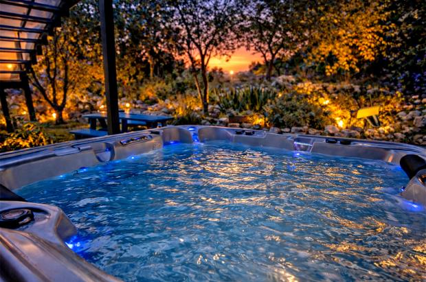 ג'קוזי ספא פרטי ומפנק במפלס בתחתון - אהבה סוויטה לזוגות