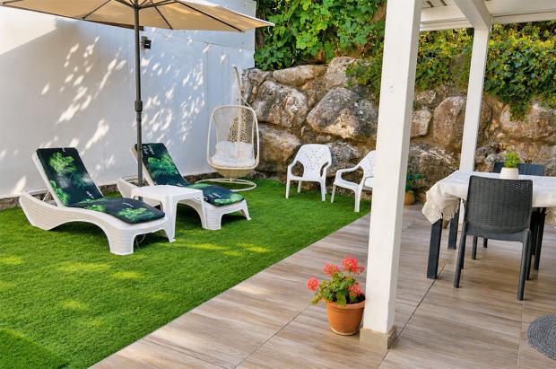 חצר הבקתה הפרטית - Arbel Cabin - For couples only