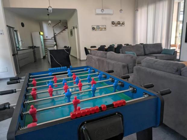 כדורגל שולחן לילדים כדורגל שולחן לילדים - אחוזת רון בגליל